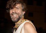 Santi Senso recrea una nueva fiesta ancestral en Collado de la Vera con El Barbas Harin