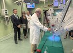 El CCMIJU de Cceres incorpora el robot quirrgico Da Vinci Xi