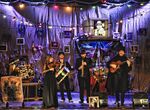 Teatro de las Esquinas y Teatro y Moche llevan la obra El Funeral a Badajoz