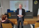 Emilio del Ro ofrece conferencias en Cceres y Badajoz por el Da de las Bibliotecas