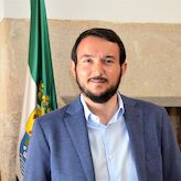 El presidente de la Fempex felicita a los galardonados con las Medallas de Extremadura