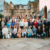 Guardiola apela a la necesidad de defender la democracia como responsabilidad colectiva