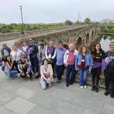Usuarios del programa Crisol participan en una visita guiada a los monumentos de Mrida