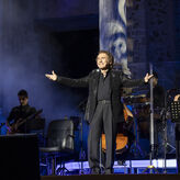 Raphael regresa a los escenarios en una noche de escndalo en el Teatro Romano de Mrida