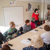 Ayuntamiento Mrida impulsa un taller sobre el uso de dispositivos mviles para mayores