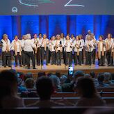 Ms de 300 personas participan en la tradicional Gala de Navidad del Mayor en Mrida