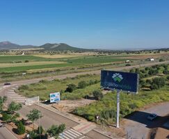 La fbrica de Ctodos de Hunan Yuneng materializa compraventa de parcela en ExpacioMrida