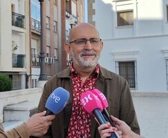 Unidas Guardiola se rodea de ncleo duro PP porque tendr que tragar muchos sapos de VOX