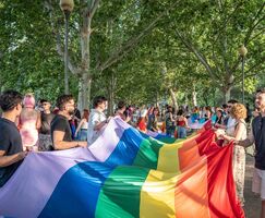 Manifestacin del Orgullo con conciertos de Soraya Arnelas y Samantha Hudson en Mrida