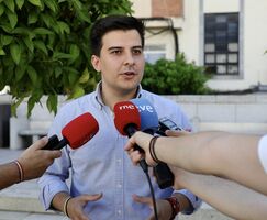 PSOE exige a Guardiola que defienda a 3000 jvenes extremeos que estudian en Madrid