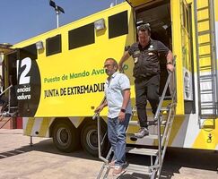 Miguel Angel Morales visita el puesto de Mando Avanzado por el incendio en Las Hurdes