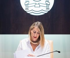 Guardiola lamenta fallecimiento de Ftima Bez y destaca dedicacin al servicio pblico