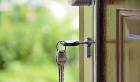 Las hipotecas sobre viviendas suben en junio un 72 por ciento en Extremadura