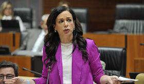 Junta cree que la ministra debe dar un paso al lado si no resuelve el lo de la huelga