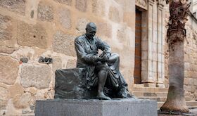 Finaliza la restauracin del Monumento al Cofrade de Mrida 