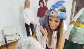 Proyecto Navidad Solidaria del OAR lleva a los Reyes Magos a la residencia en Barcarrota