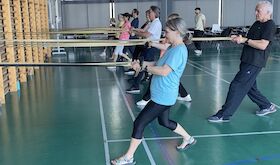 16 semanas de entrenamiento de fuerza con bandas elctricas mejora la salud sea