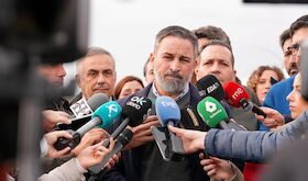 Abascal pide a Snchez que si necesita vacaciones las tome perpetuas