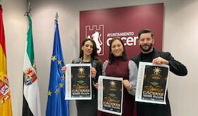 El grupo Almariz protagonizar una Zambomb Flamenca en la Plaza Mayor de Cceres