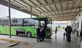 DOE publica orden ayudas que permitir viajar gratis en autobs por Extremadura en 2026