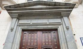 Fundacin CB restaura portn principal de la Ermita de la Virgen de la Soledad de Badajoz