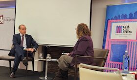 Rafa Mateos Se est invirtiendo ms que nunca en los barrios de Cceres