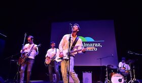 Cientos de personas viven estreno de Almaraz no cierres cancin a favor de la central