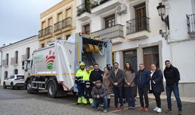 Municipios de Tierra de Barros  Ro Matachel estrenan camin de recogida de residuos