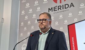 Osuna muestra su apoyo a la candidatura de Snchez Cotrina para liderar el PSOE extremeo