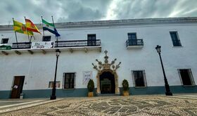 Ayuntamiento de Olivenza reduce en casi 3 millones su deuda a proveedores en un ao