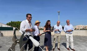 Parque Prncipe de Cceres suma a su museo abierto nueva escultura de dos relojes de sol