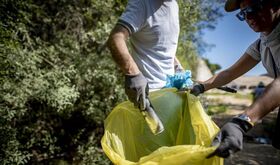 Casi 30 puntos de Extremadura se suman a una campaa de recogida basura en la naturaleza
