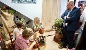 Naharro resalta importancia del relevo generacional en Feria de Alfarera de Salvatierra