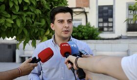 PSOE reclama a Guardiola que defienda a 3000 jvenes extremeos que estudian en Madrid