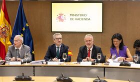 Hacienda se abre a debatir y establecer objetivos de dficit asimtricos por CCAA 
