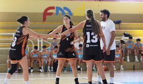 Participantes del Campus Caldern comparten entrenamiento con el 3x3 Embassy Team