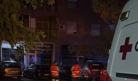 Cruz Roja interviene de manera preventiva en un incendio en un bloque viviendas en Badajoz