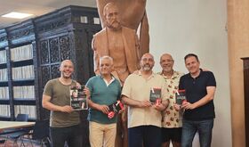 Uapex dona a Biblioteca Municipal Mrida obras premiadas en su I Certamen Textos Teatrales