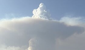 Unas 700 personas siguen evacuadas por el incendio de Pinofranqueado 