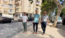 El Ayuntamiento de Cceres renueva el pavimento de la Avenida de Cervantes 