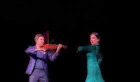 Ms de 700 personas vibran en Portaje con el concierto del violinista Paco Montalvo