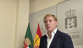 Gragera afirma estar centrado en cumplir con Badajoz y no en municipales de mayo de 2027