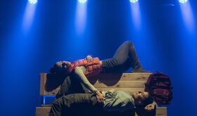 La comedia multidisciplinar Caos recala este domingo en el Festival de Teatro de Badajoz