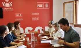 El PSOE tacha de racista e insolidario el recurso de la Junta para no acoger a MENAs