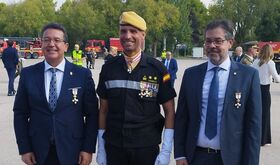 Ministerio Defensa concede la Cruz del Mrito Militar a Fernando Manzano y Jos A Bayn