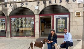 Ayuntamiento de Cceres reparte bebederos y comederos porttiles para las mascotas