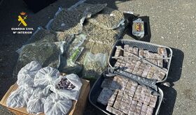 Tres detenidos cuando viajaban por la N630 en dos vehculos con ms de 35 kilos de drogas