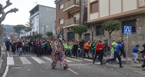 La primera jornada de las fiestas de Jarramplas en Piornal se desarrolla con normalidad