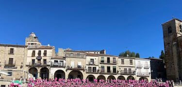 Mas de 100 localidades de la provincia de Cáceres participan en las Marchas Rosas AECC