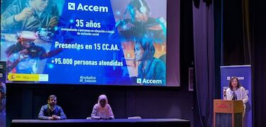 Accem acerca la ciencia a alumnos Cáceres con experiencia de una investigadora senegalesa